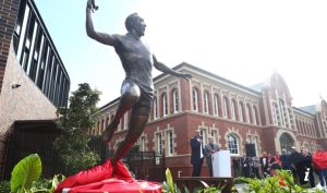 Adam Goodes statue